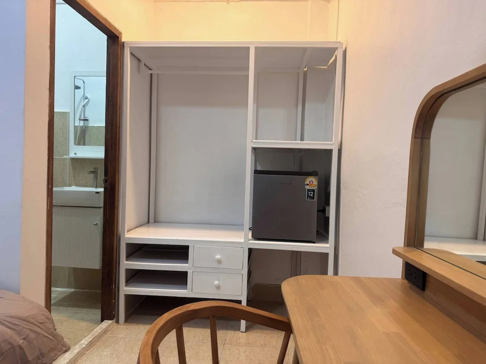 D6 Apartment at the Pier 4 of 6