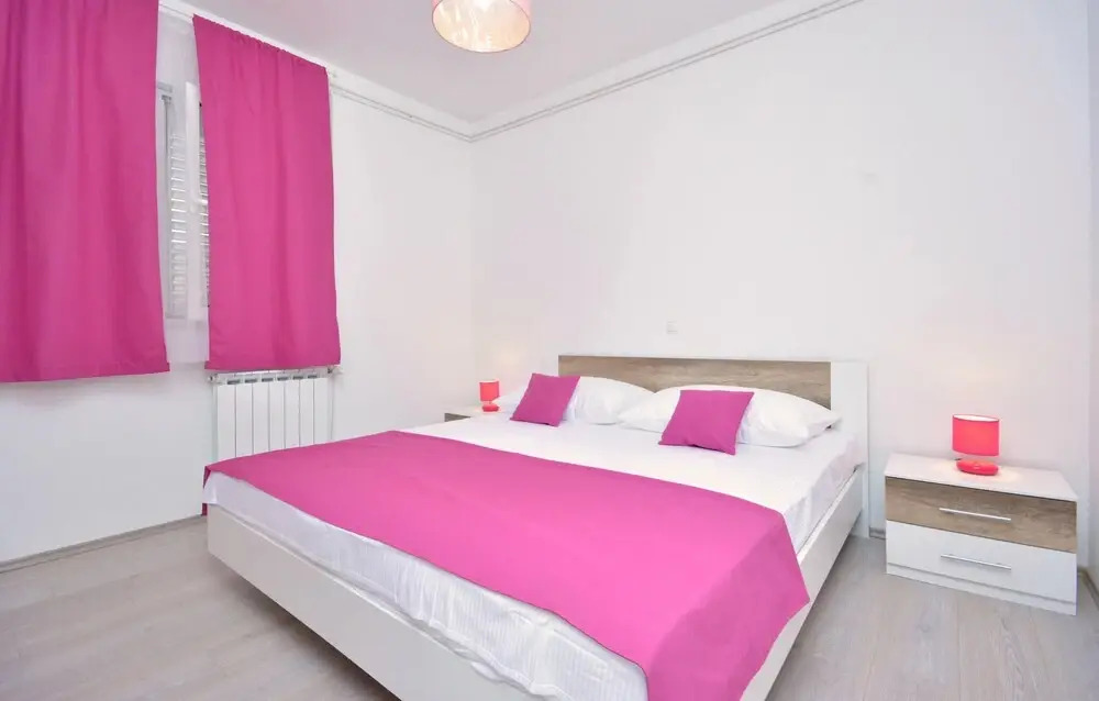 Amazing Home in Srinjine With Wifi and 3 Bedrooms