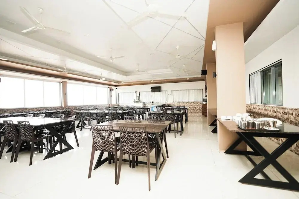 Kaizen Stays And Resto
