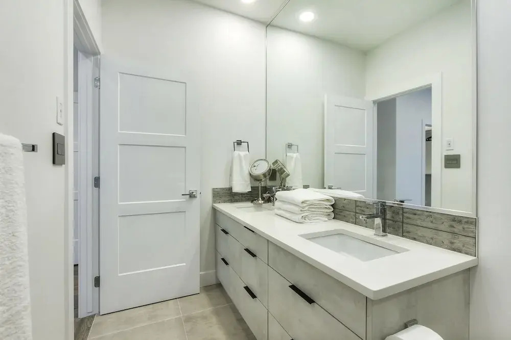 New Luxury Townhome 25