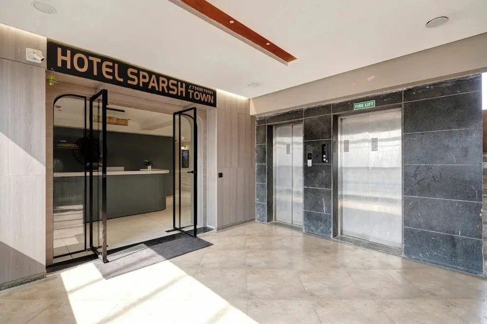 Hotel Sparsh Town