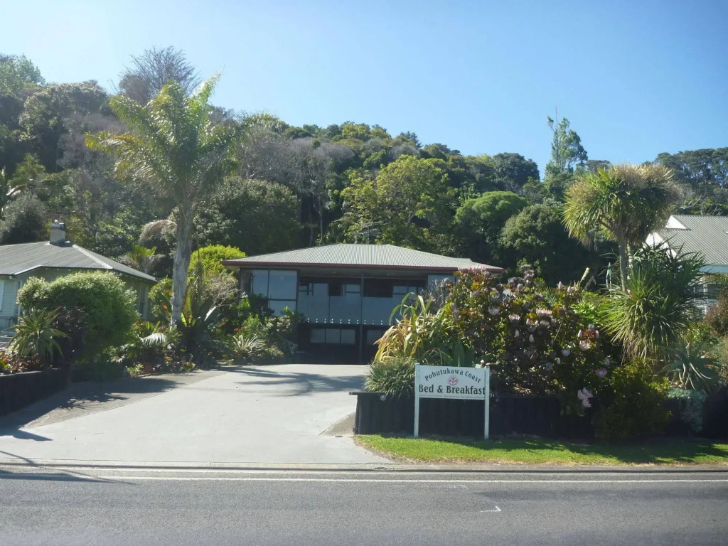 Pohutukawa Coast Bed & Breakfast