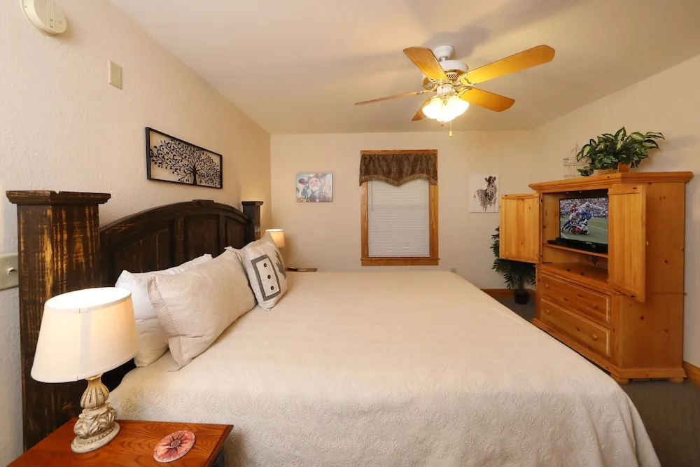 Oak Tree Lodge 3 - Fifteen Bedroom Chalet Lodge