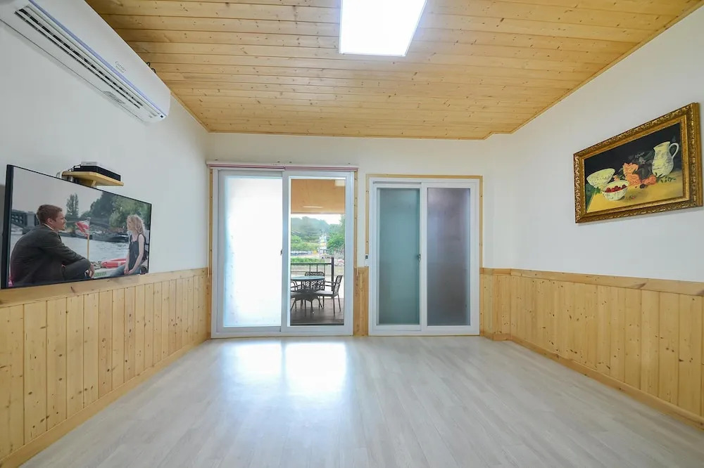 Samcheok Healingcamp Pension