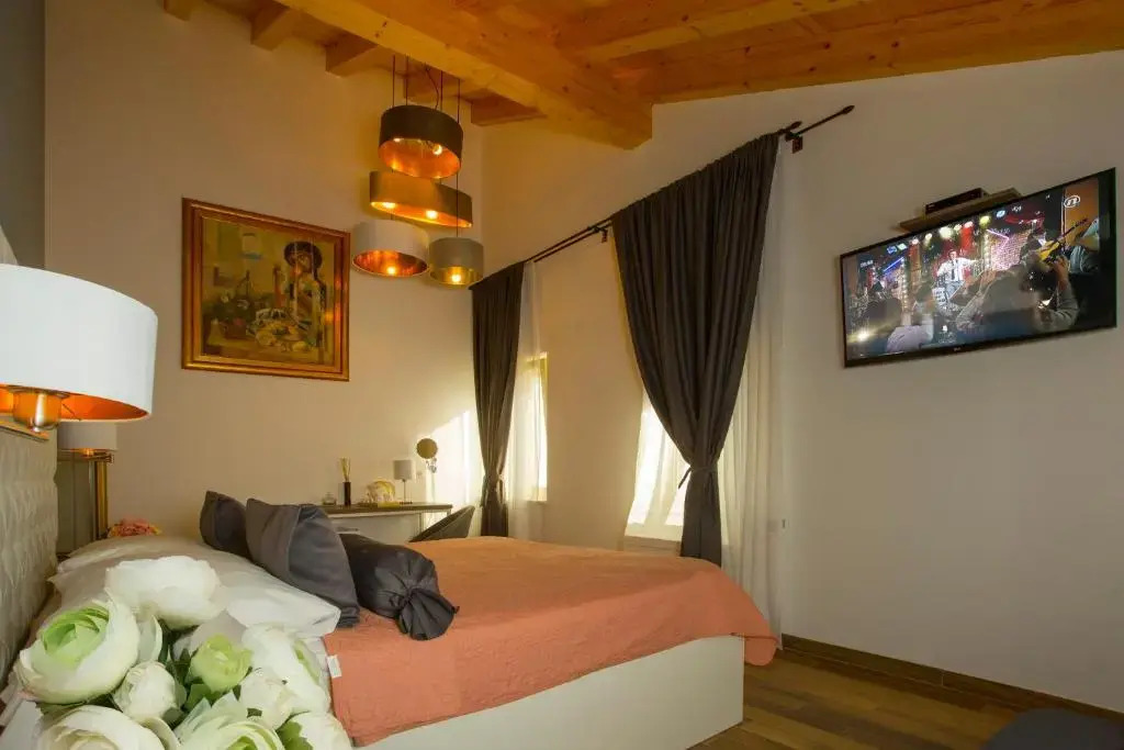 Aspalathos Residence