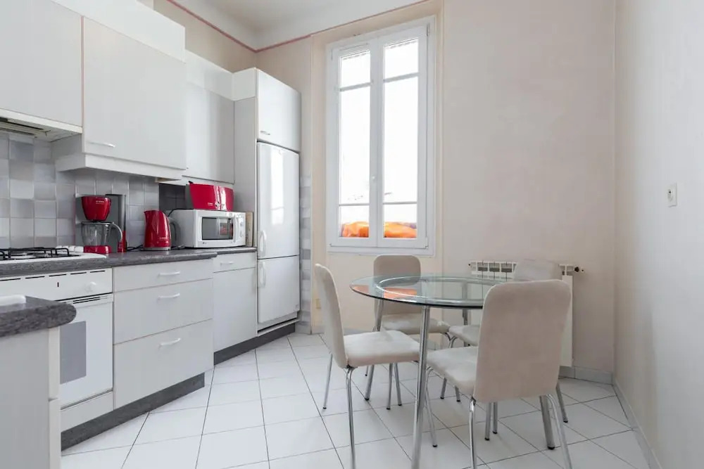 Three Bedroom two Bathroom Apartment in Center of Cannes on Quiet Street Minutes From the Palais - 2002