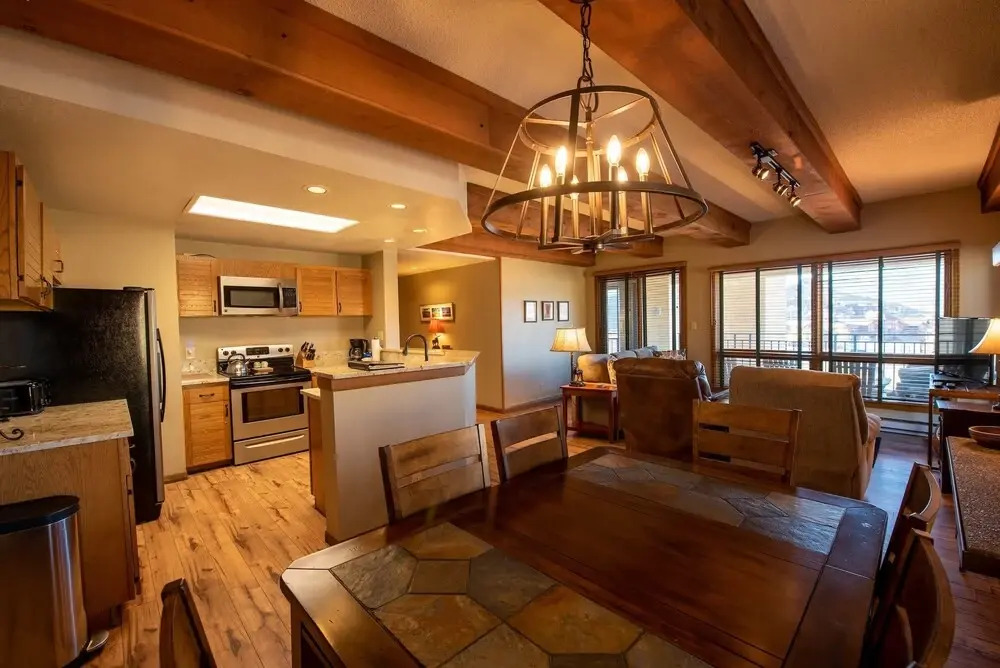 Plaza 4PK PZ136 - 2 Br Condo