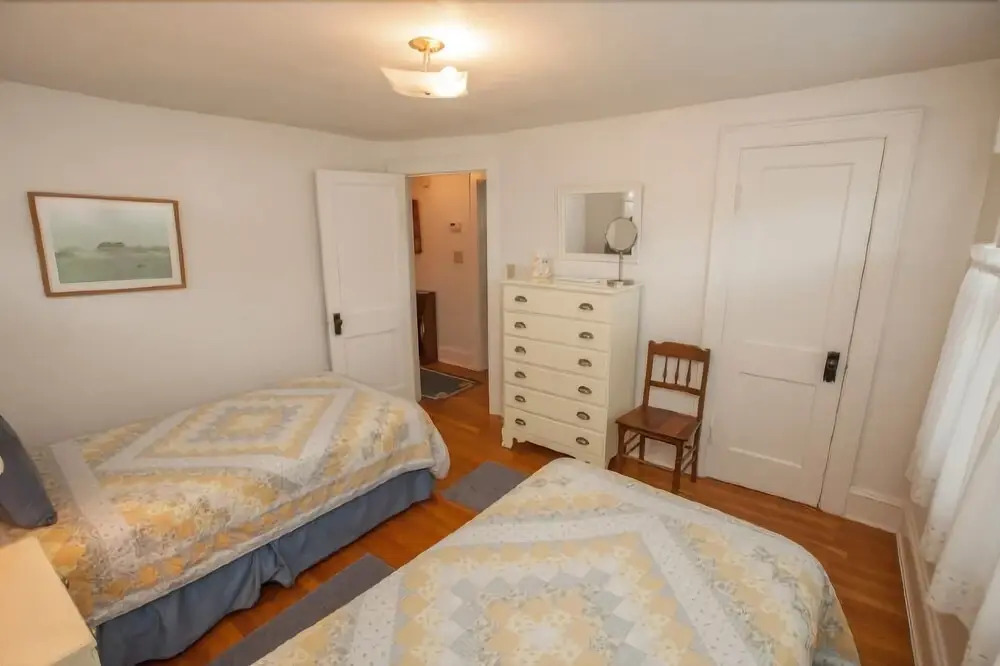 210 66th Street Home 2 Bedrooms 1 Bathroom Home