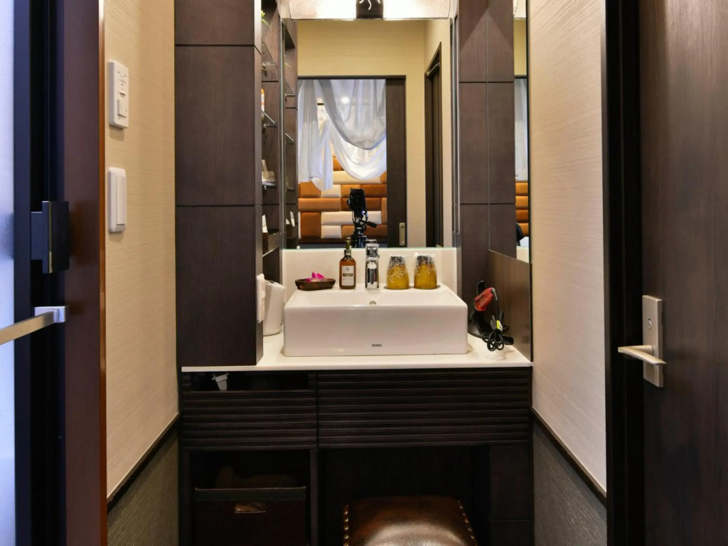 Hotel Petit Bali Garden Shin Okubo