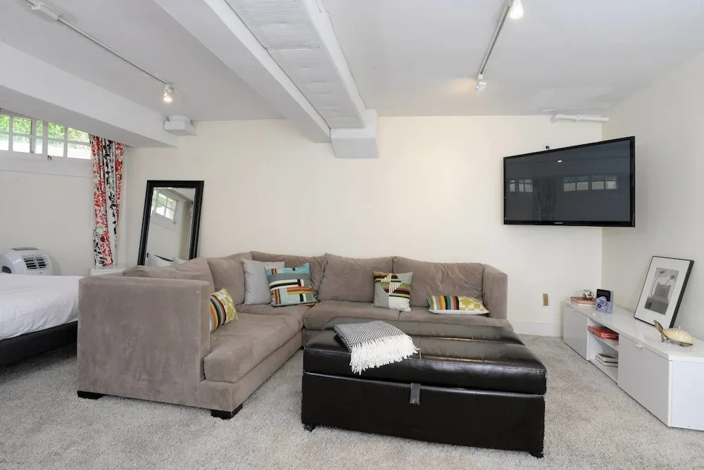LUX Suites in the Heart of Santa Monica