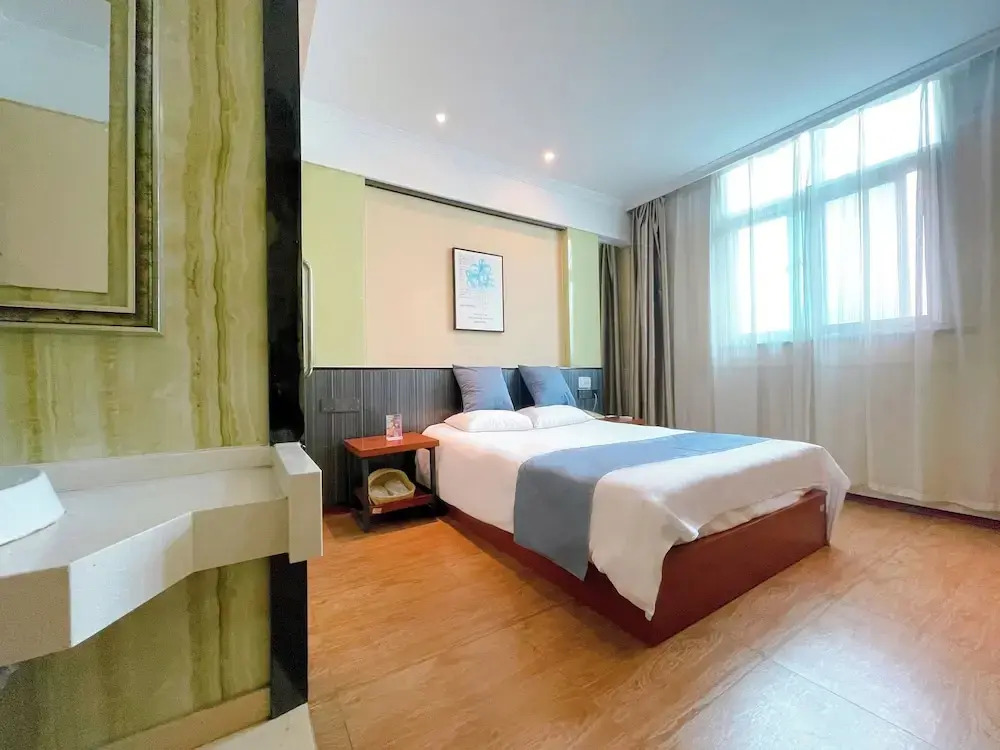 East Maples Inn