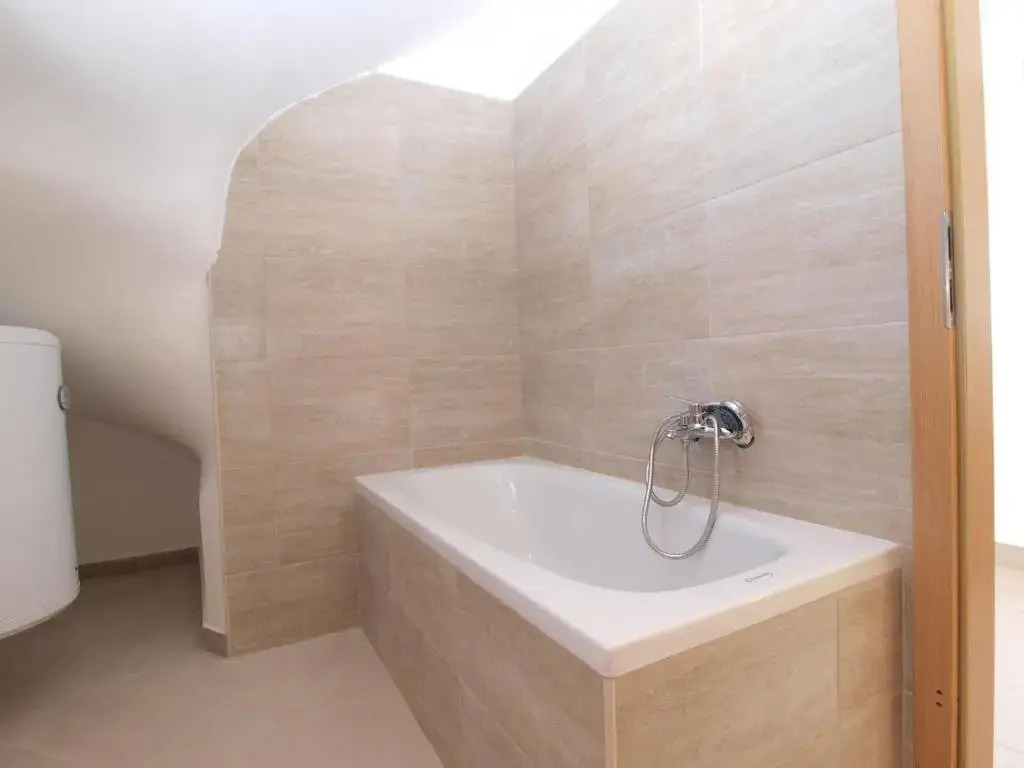 House Andrej 1372
