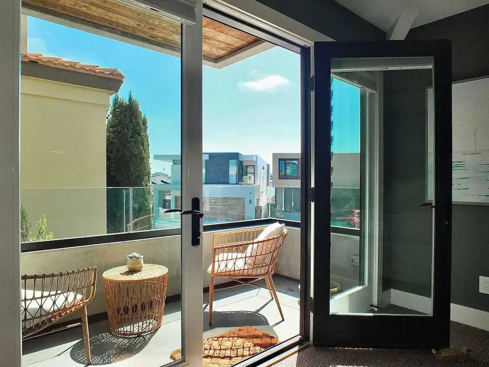 Naples Luxury Retreat - 3 BDR Stay for 6 With Rooftop Patio