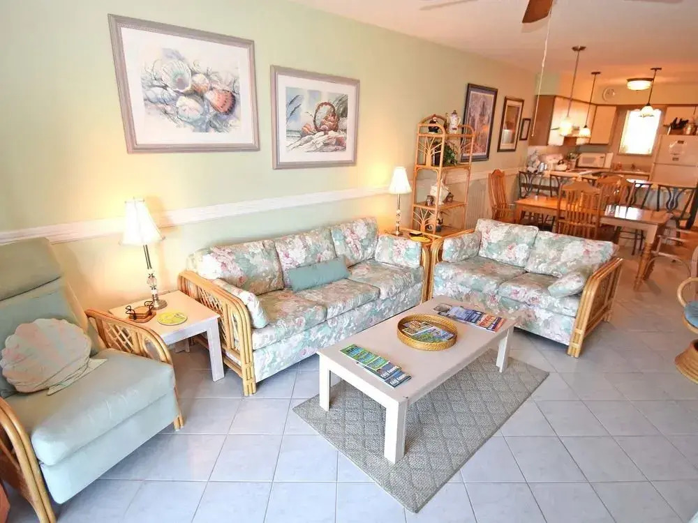 Seabay Vista II 303 2 Br condo by RedAwning