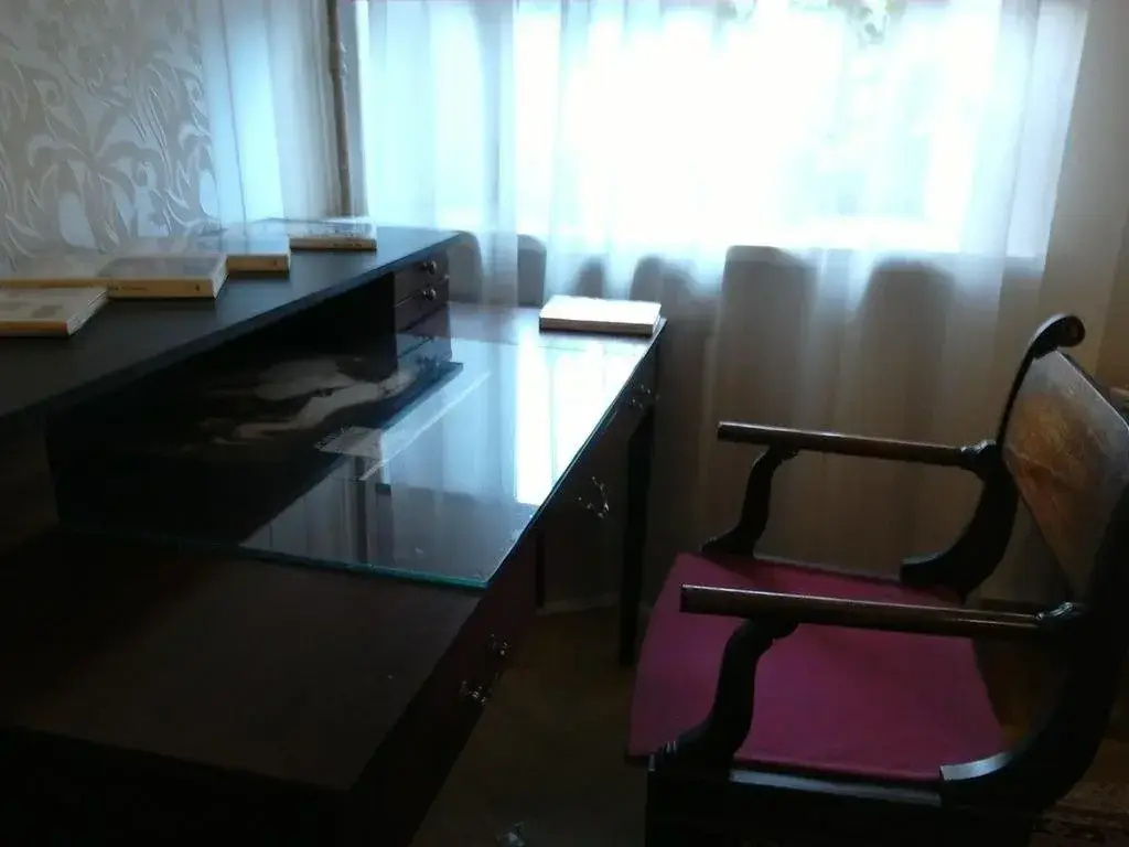 Teatralnaya Ploshchad 12