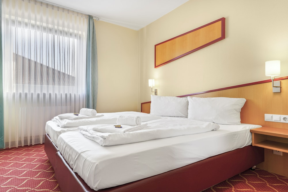 XZLLENZ light Hotel