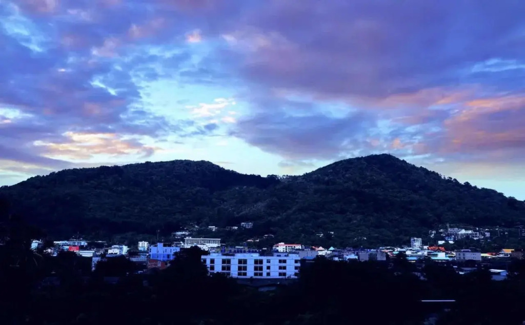 RQ Phuket Patong Beach by Collection O