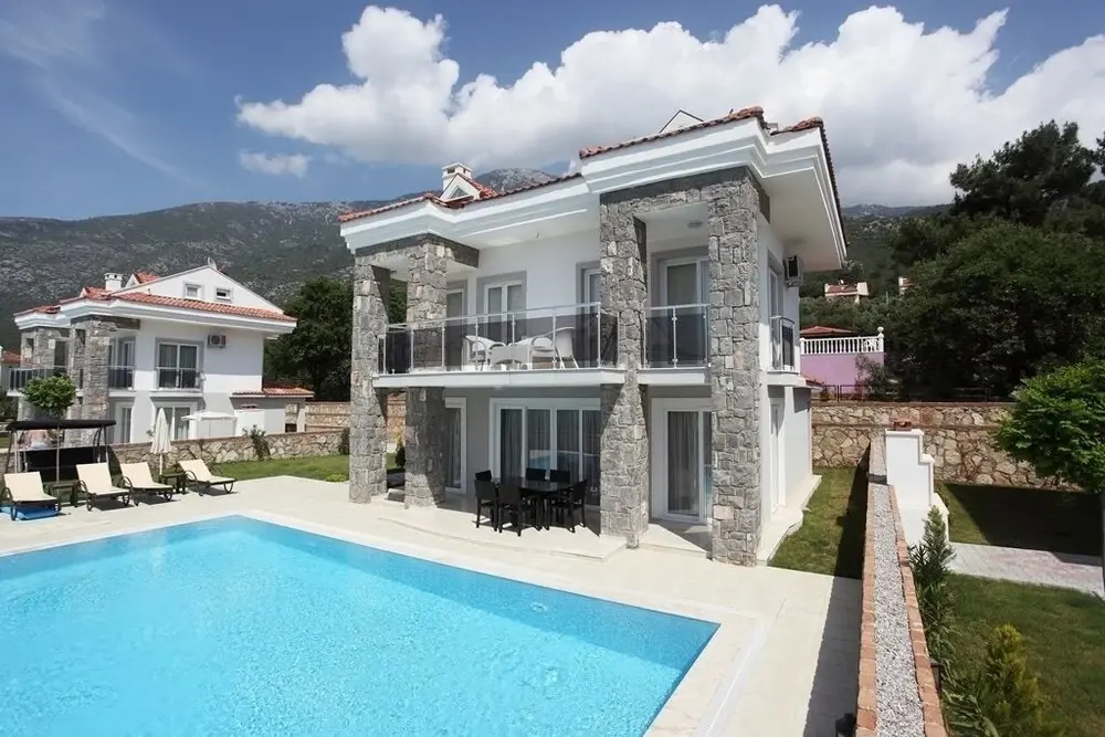 Villa Bello by Villatatilin