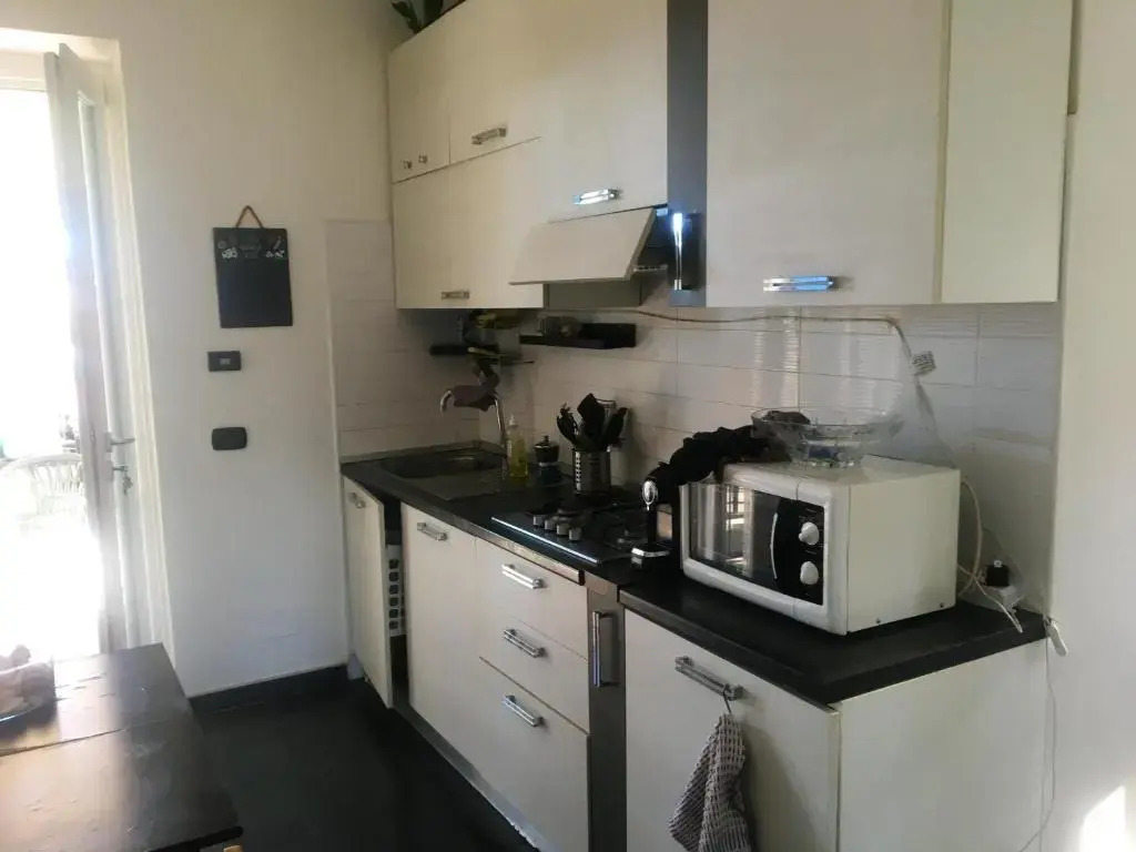 2 bedrooms appartement with enclosed garden and wifi at Cioccatelli 1 km away from the beach