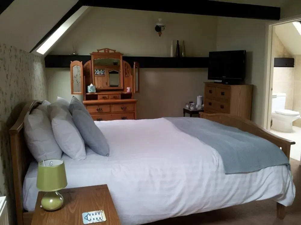 The Three Horseshoes