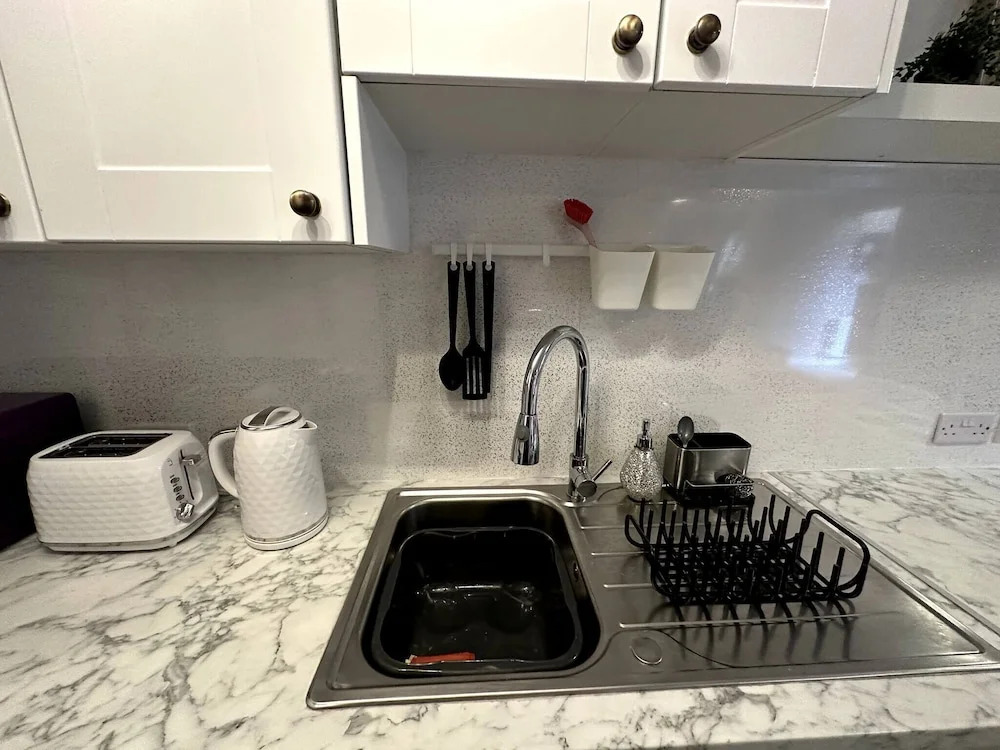 NKN Cosy Maisonette Dartford Station Free Parking