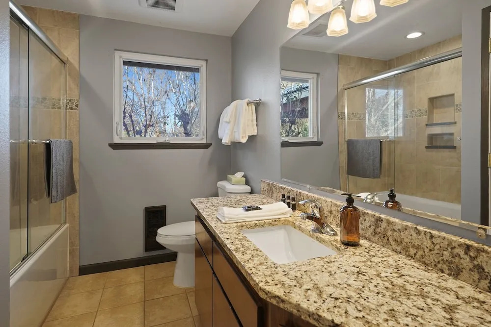 Eastside Acres 3 Bedroom Home by Redawning