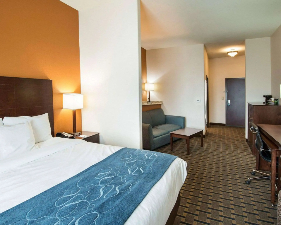 Comfort Suites Waxahachie - Dallas
