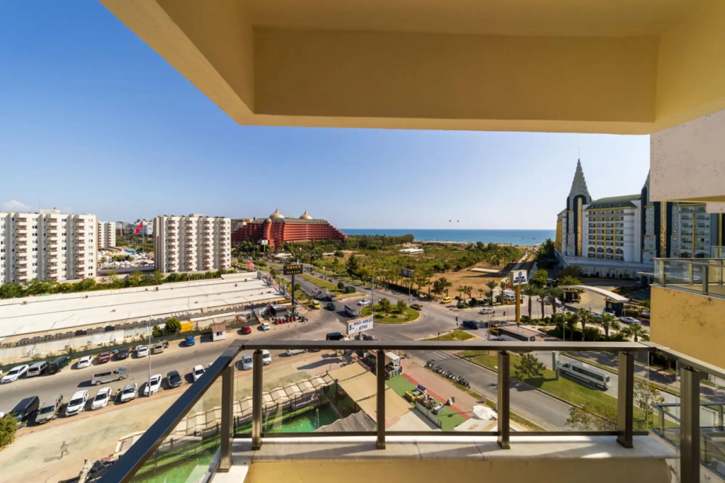 Modern Flat With Balcony Close to Beach in Aksu