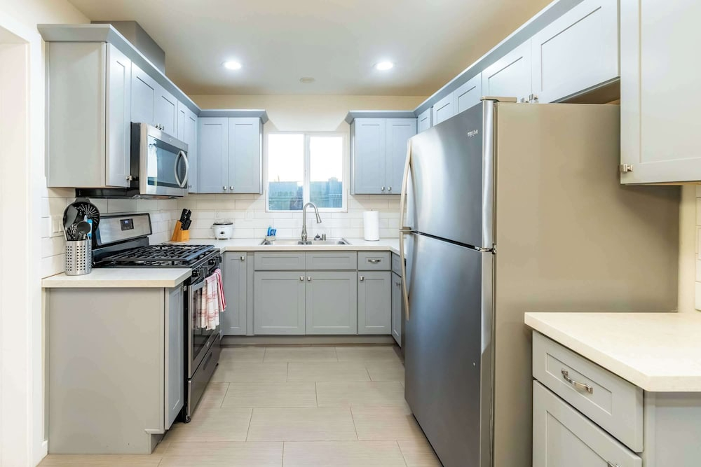 Cozy Glendora Home Walk to Route66 Near Disneyland