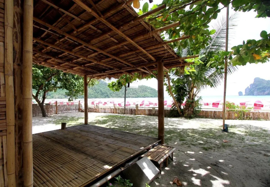Charlie Hut Bungalow