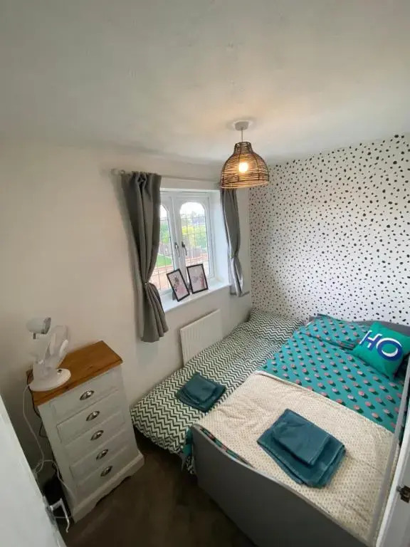 Lovely family home, 5 minutes from the beach