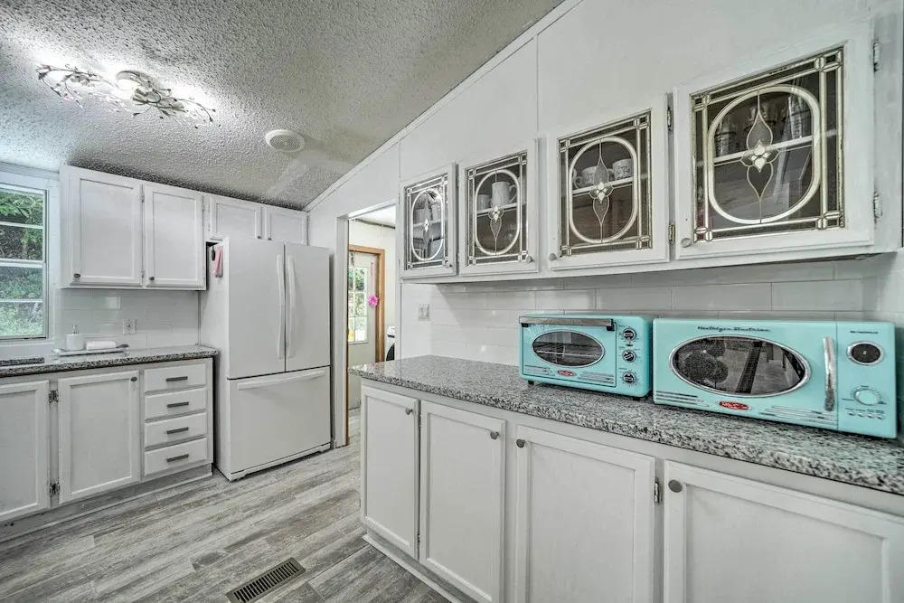 Tranquil Creekfront Bryson City Home w/ Grill!