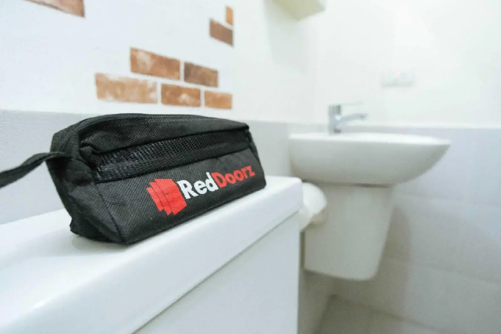 RedDoorz @ Jemursari
