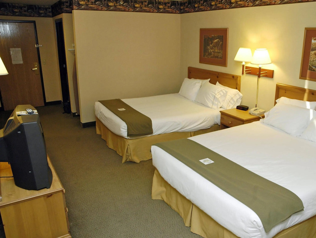 Pellston Lodge