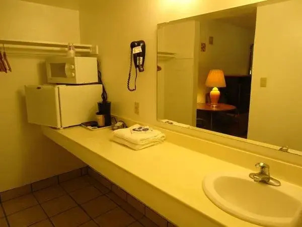 Maple Inn and Suites Los Banos
