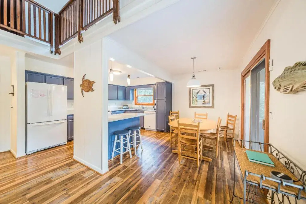 Casa La Playa - Duck, Sanderling, Lakefront, 160 Yards to the Beach, Community Pool, Pets OK