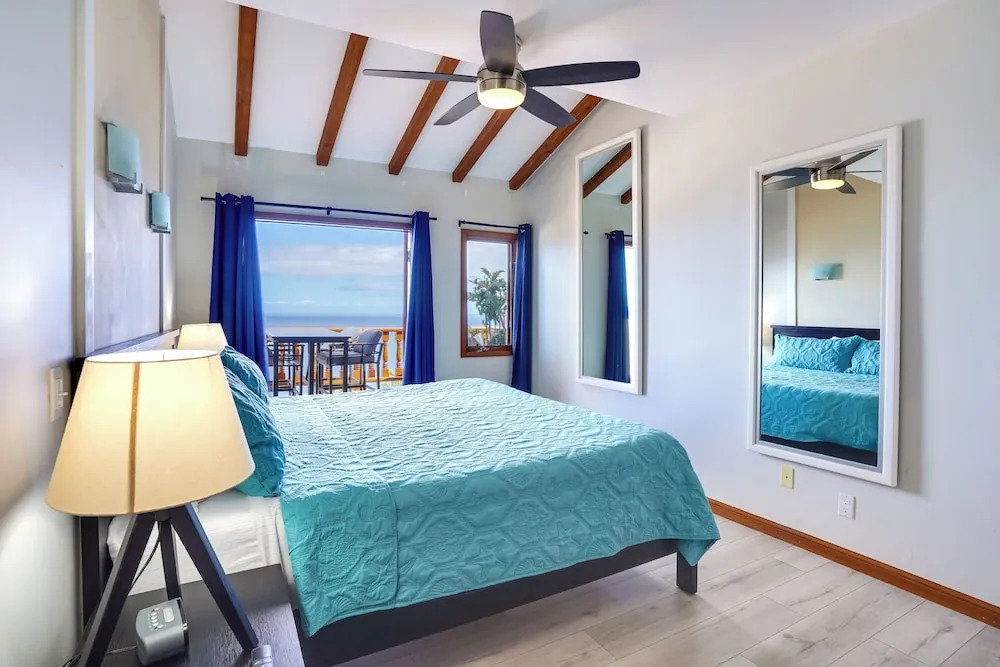 Bright Catalina Island Condo w/ Ocean Views!