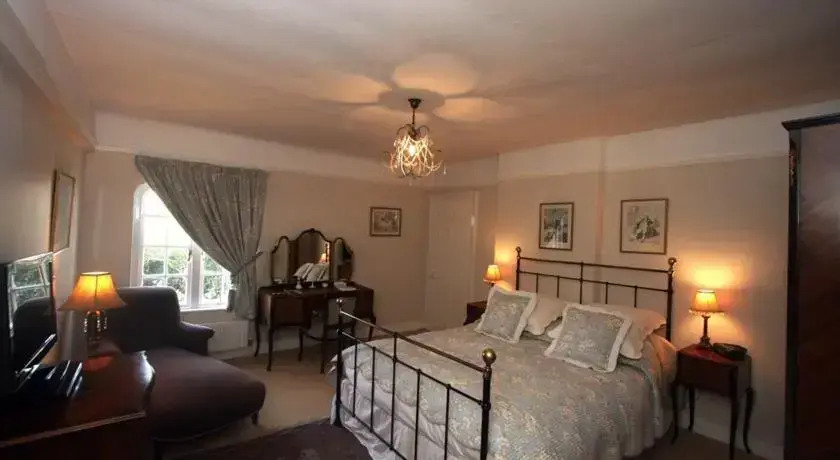 Lee Manor