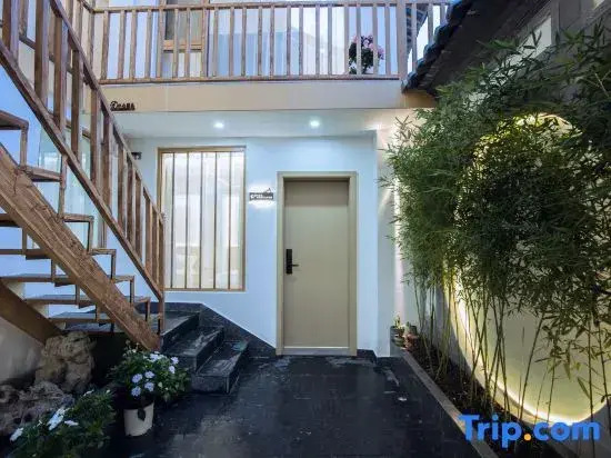 Jili Private Luxury Snow Mountain Scenic Resort Courtyard (Sifang Street Store)