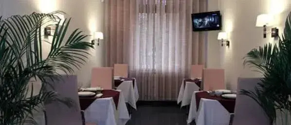 Ave Hotel