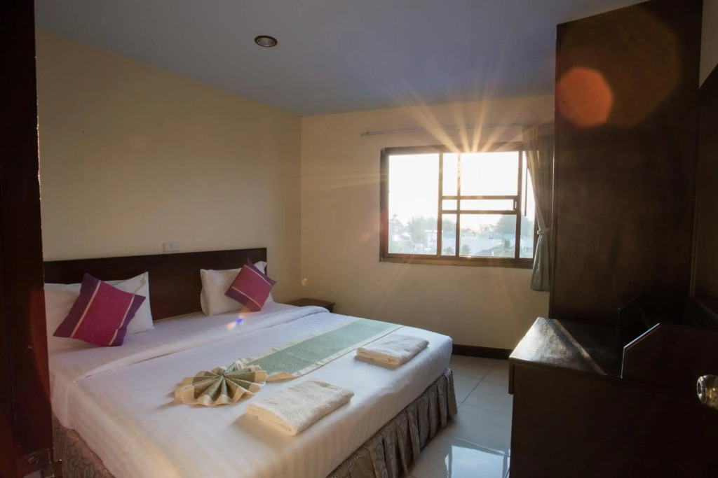 Surin Sunset Hotel - SHA