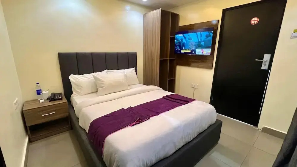 Debayview Hotel