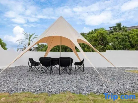 Sunjoy Resort