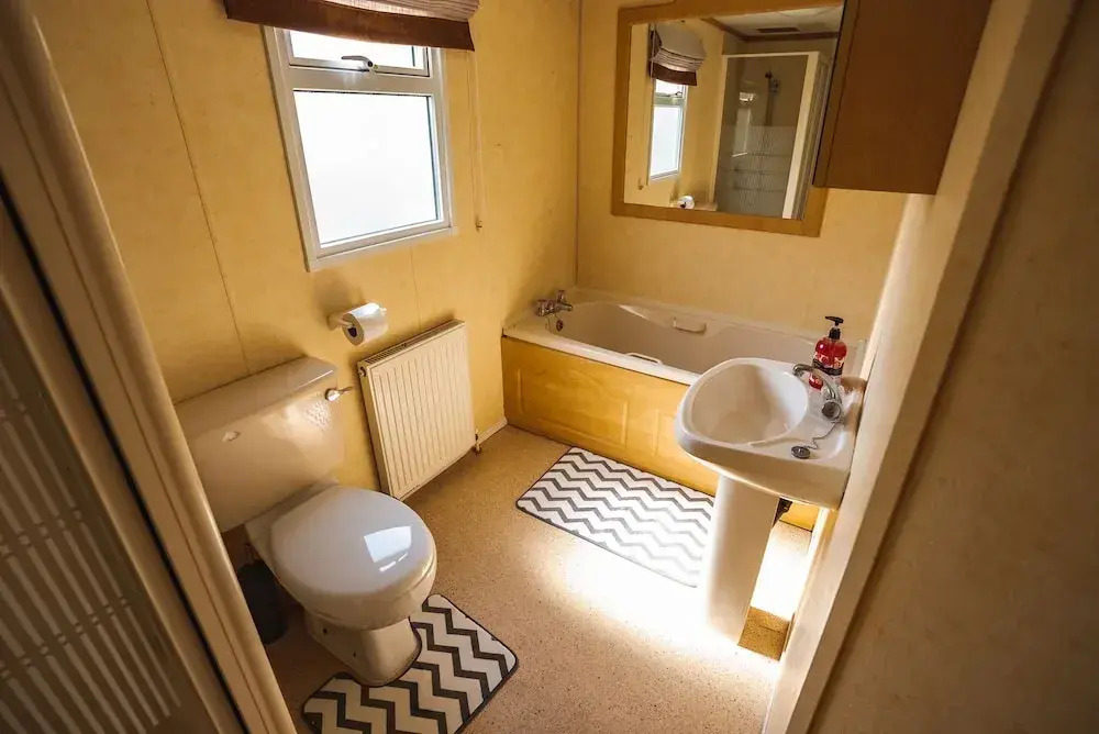 Lochlands 2br family caravan - pets-play park