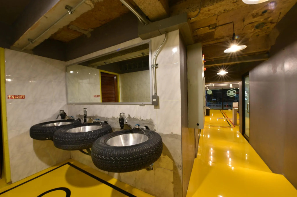 248 STREET HOSTEL