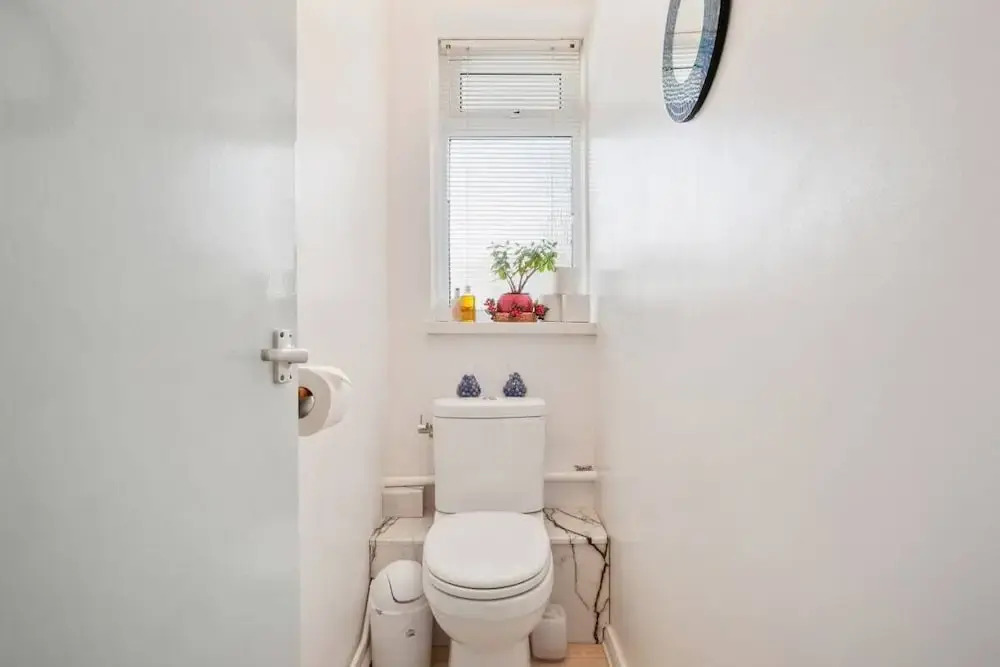 Spacious 3 Bed Flat W/communal Garden in Euston