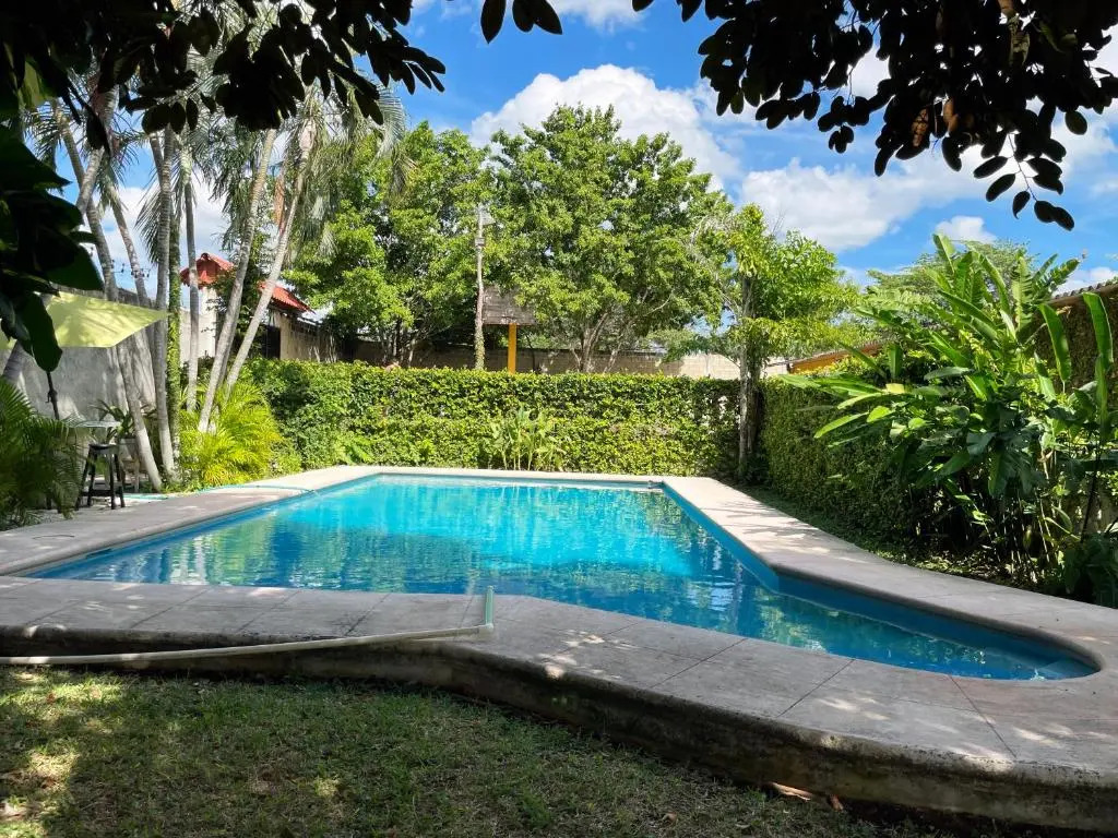 Cuevita + Nido /Piscina & Jardín compartido