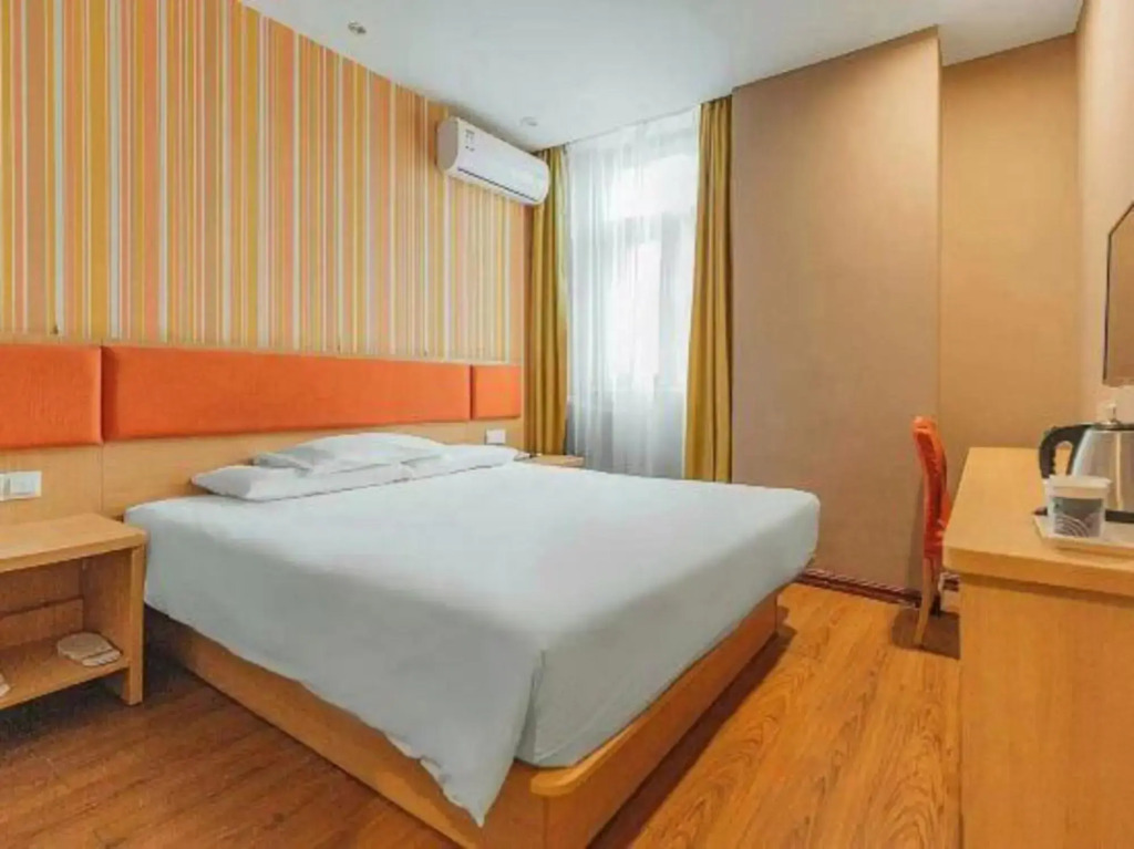 Mingxi Hotel (Tongliao Holin River Avenue Minzu University Affiliated Hospital)