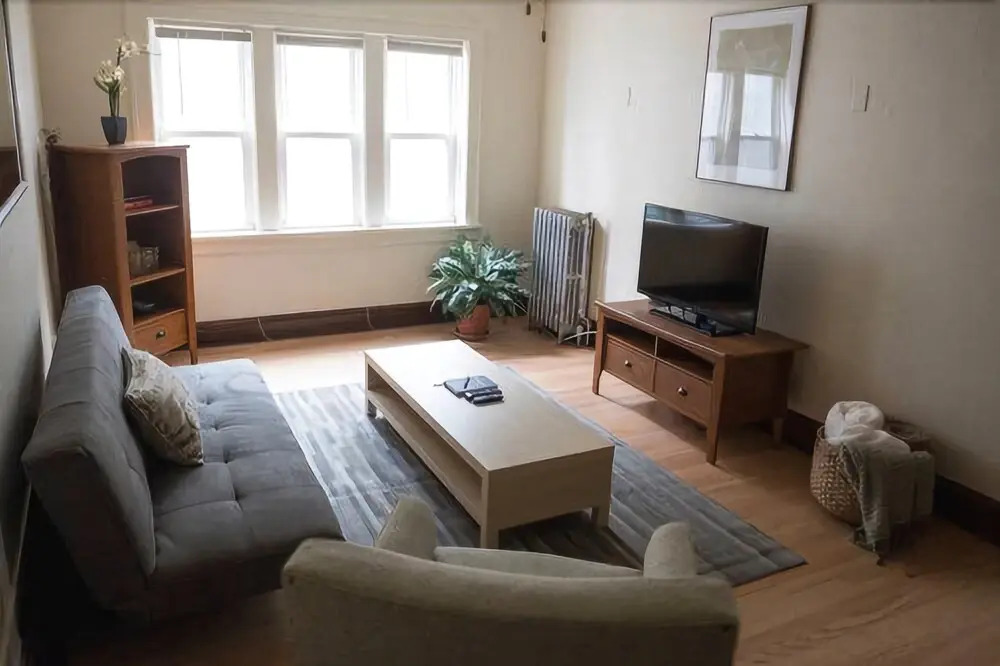 Large Beautiful One Bedroom on Brady St