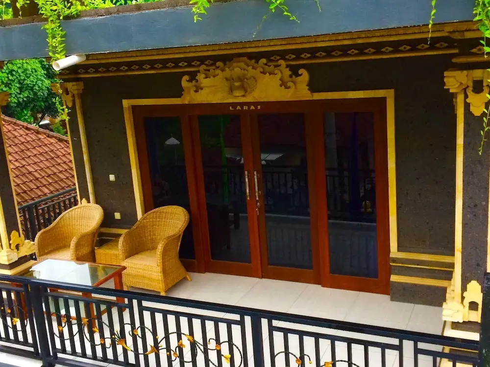 Amed Romance House